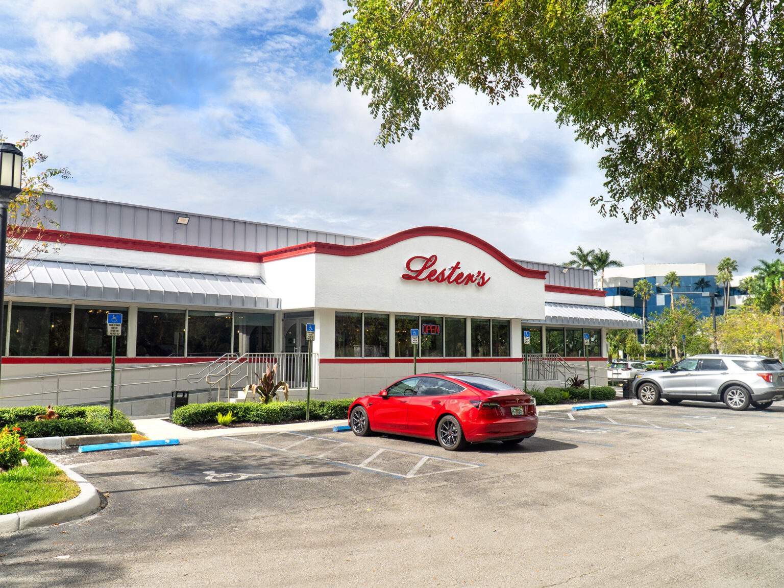 Lester's Diner food and dining photo 4