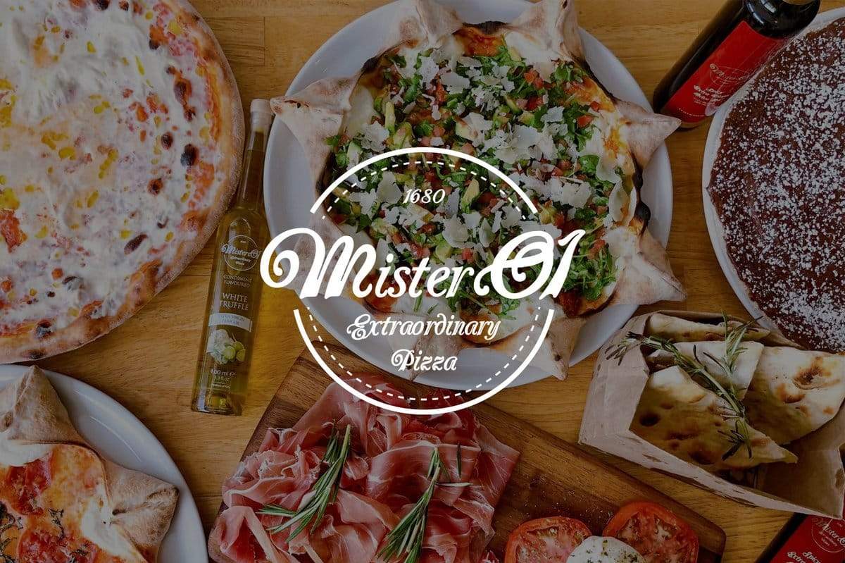 Mister O1 Neapolitan pizza with fresh toppings