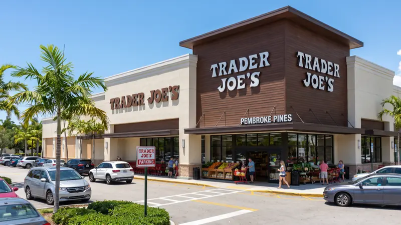 Trader Joe's Pembroke Pines storefront on Pines Boulevard